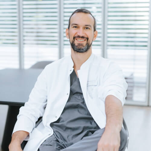 Herr Ramirez Hanke, Nürnberger Klinik, Ästhetisch-Plastische Chirurgie 